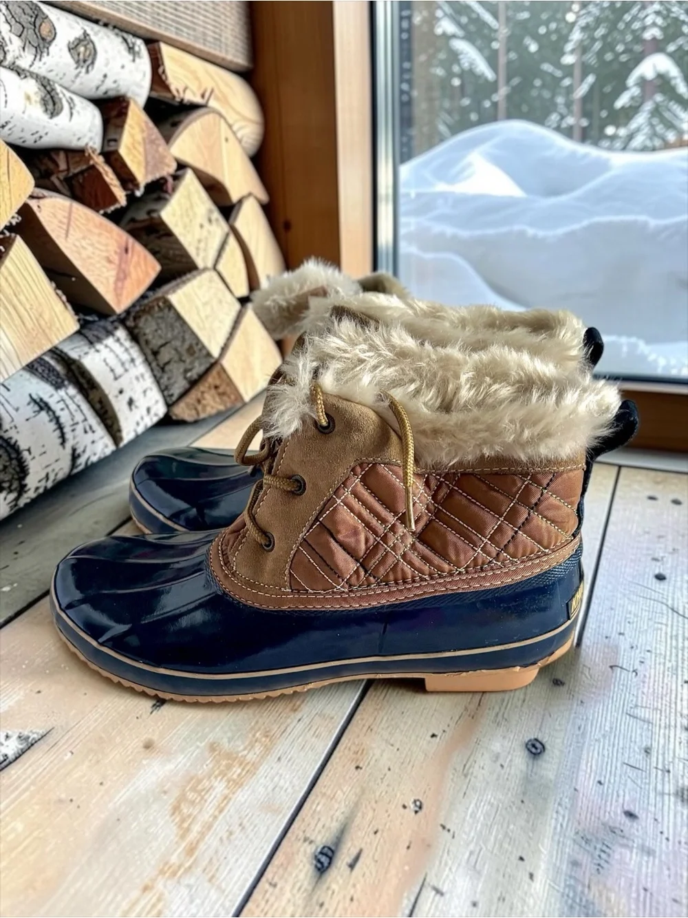Khombu Women’s Size 8 Navy & Tan Winter Boots Faux Fur Trim